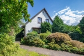 Objektbild - In Feldrandlage Oststeinbeks: „Einfamilienhaus auf großem Gartengrundstück mit Garage“