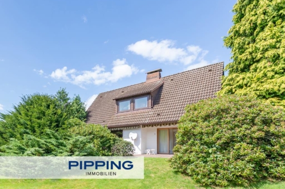 In Feldrandlage Oststeinbeks: „Einfamilienhaus auf großem Gartengrundstück mit Garage“, 22113 Oststeinbek, Einfamilienhaus