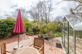 Willkommen in Ihrem neuen Zuhause: "Charmantes ERH mit liebevoll angelegtem Garten" - Sonnige Terrasse