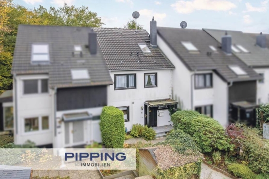 Raumwunder in Reinbek in direkter Waldrandlage: „Gut geschnittenes Reihenmittelhaus mit Platz für die Familie und Hobbys“, 21465 Reinbek, Reihenmittelhaus