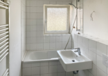 Musterbild Vollbad - Eine solide Sache: „Vermietete 3‑Zimmer-Wohnung mit Außenstellplatz“