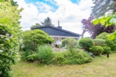 ... mit viel Privatspähre. - Platz, Komfort & Stil: „Sanierter Bungalow in Reinbek“