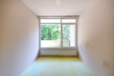 Kinder-/Gäste-/Bürozimmer - Die Sonne im Blick: Ideal geschnittene 4‑Zimmer-Eigentumswohnung in naturnaher Feldrandlage