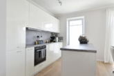 Moderne EInbauküche - Top Modern: „Stilvolle 2‑Zimmer-Neubauwohnung in Reinbek-Neuschönningstedt“