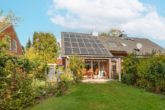 In zentraler und ruhiger Lage: "Charmante Doppelhaushälfte mit liebevoll angelegtem Garten" - Pflegeleicht angelegter Garten