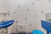 Separates Gäste-WC - Potential trifft Lage: „3‑Zimmer-Wohnung mit Tiefgaragenstellplatz in Reinbek“