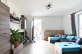 Geräumiges Wohnzimmer - Modernes Wohnen im Herzen Reinbeks: „Gemütliche 3‑Zimmer-Wohnung mit Balkon und Stellplatz“