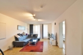 Gemütliches Wohnzimmer - Im Herzen von Lüneburg: „Moderne 2‑Zimmer-Wohnung mit Balkon“