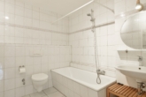 Helles Vollbad - In Hamburg-Curslack: „Gemütliche 3‑Zimmer-Maisonette-Wohnung“