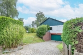 Garagenzufahrt - Platz für die ganze Familie: „Großzügiges Einfamilienhaus in ruhiger Lage von Wohltorf“