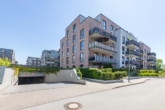 Moderne Anlage mit Tiefgarage - Wohnen direkt am Wasser: „Stilvolle 3‑Zimmer-Penthousewohnung mit Elbblick“