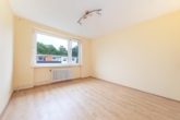 Geräumiges Schlafzimmer - Für Eigennutzer oder Kapitalanleger: „Gut geschnittene 4‑Zimmer-Wohnung mit Balkon“