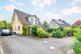 Grundstückszufahrt - Jung und gut gebaut: „Charmantes Einfamilienhaus in Schwarzenbek“