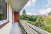 ... Zugang zur Loggia. - Voller Potenzial: „Reihenhaus in bevorzugter Lage von Reinbek wartet auf Ihre kreativen Ideen“