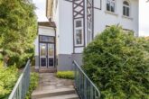 In familienfreundlicher Lage: "Gründerzeitvilla mit viel Potential" - Einladender Gebäudezugang