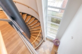Zugang ins Dachgeschoss - Exklusives Architektenhaus: „Willkommen in Ihrem neuen Zuhause in Hamburg-Marienthal!“