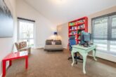 Exklusives Architektenhaus: "Willkommen in Ihrem neuen Zuhause in Hamburg-Marienthal!" - Arbeits- / Kinderzimmer