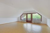 Mit Baupotential: "Teilvermietetes Einfamilienhaus mit Einliegerwohnung in Reinbek" - Lichtdurchfluteter Wohnbereich