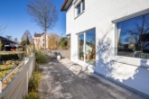 ...Terrassenzugang - Großzügiges Raumangebot: „Charmantes Einfamilienhaus in Billwerder bei Hamburg“