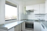 Kapitalanlage mit Weitblick: "Solide vermietbare 3-Zimmer-Eigentumswohnung mit Balkon" - Zeitlose Küche