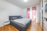 Gut geschnittenes Schlafzimmer - Optimal angebunden in Hamburg-Lohbrügge: „Moderne 2‑Zimmer-Erdgeschosswohnung mit KfW-55-Standard“