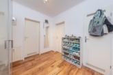 Geräumige Diele - Nutzen Sie die Gelegenheit: „Vermietete 2,5‑Zimmer-Wohnung in beliebter Lage“