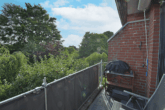 Sonniger Balkon - In Idyllischer Lage: „Gut geschnittene 2,5‑Zimmer-Wohnung mit Loggia“